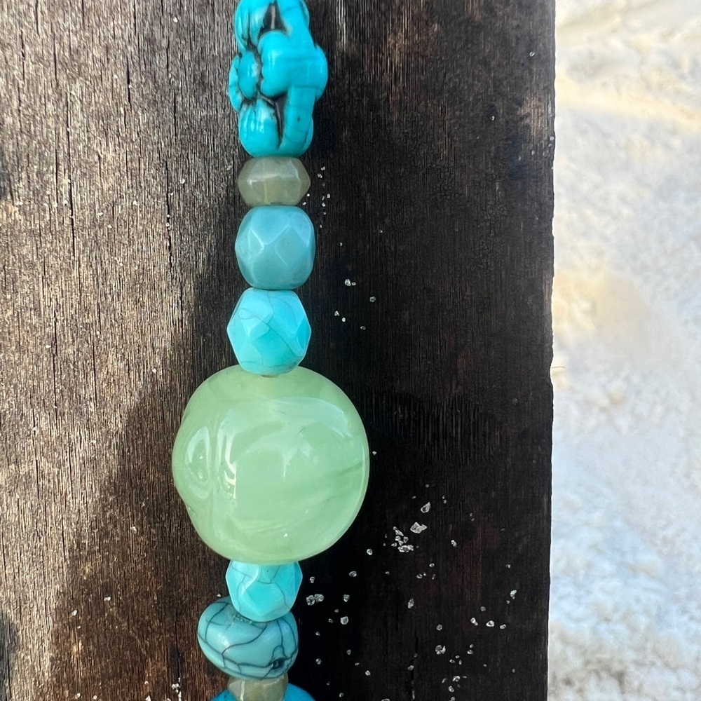 Signed Monet Carved Jade Turquoise Molded glass Necklace Vintage - Picture 5 of 16